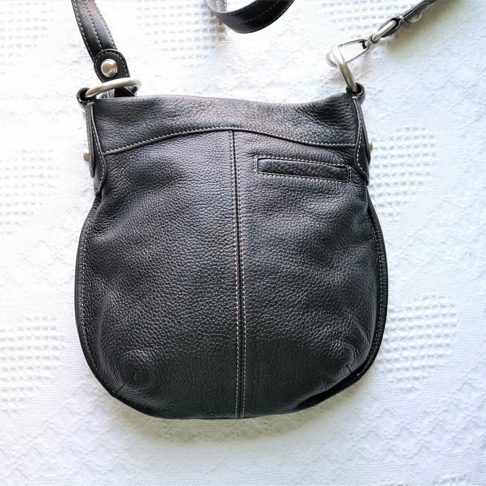 B. Makowsky‎ Giamma Black Pebbled Leather Crossbody